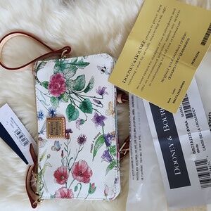 Gorgeous NWT Dooney & Bourke Large Bella Botanical Floral Crossbody 🌸🐝🦋